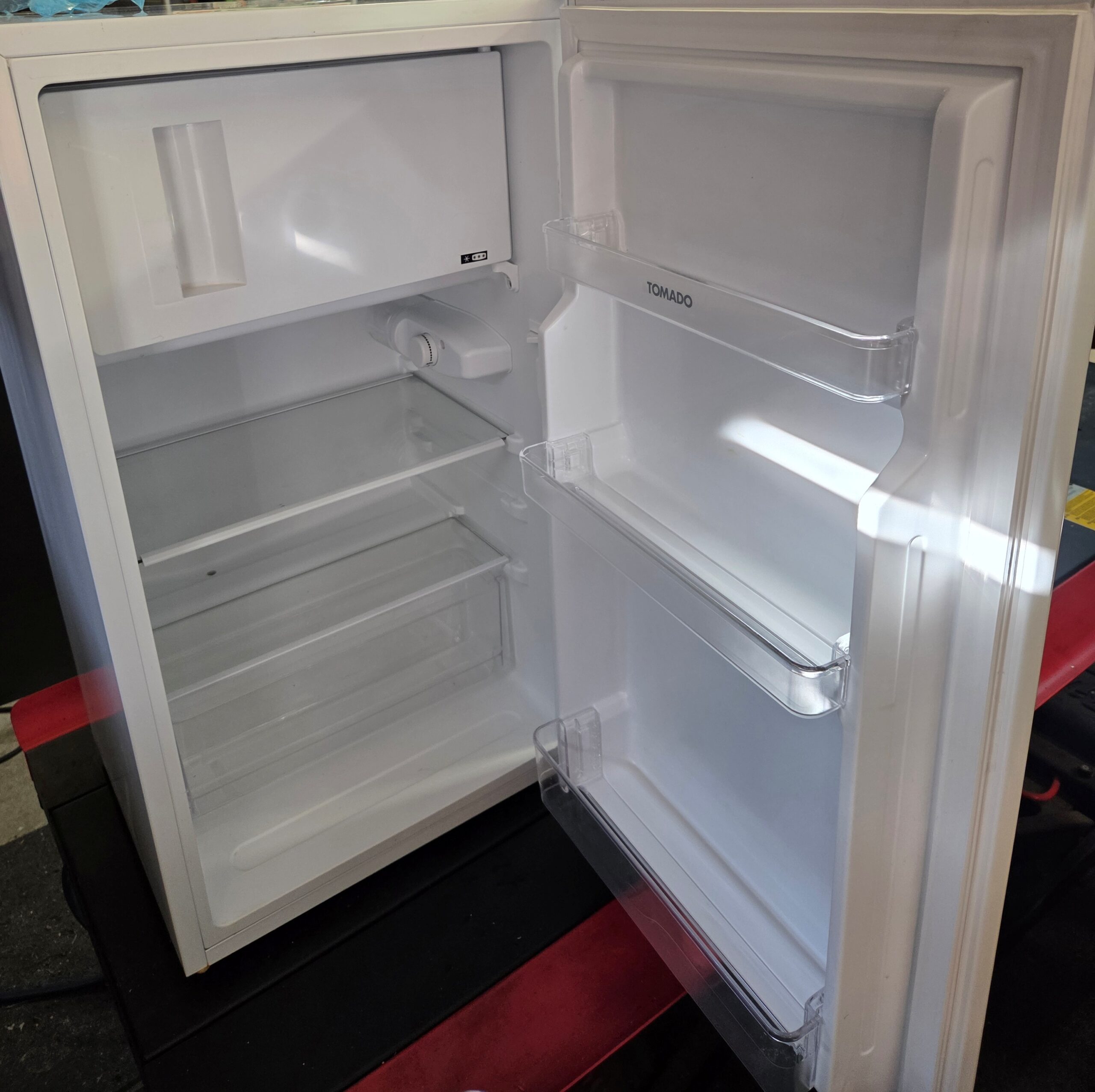 Tomado TRT4702W - Tafelmodel koelkast - 80 liter - Met vriesvak - Energielabel D - Wit - Afbeelding 3