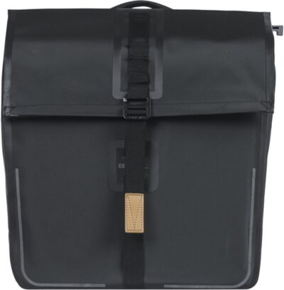 Basil Urban Dry dubbele fietstas MIK, 50L, mat zwart - tarpaulin- waterdicht - reflectie