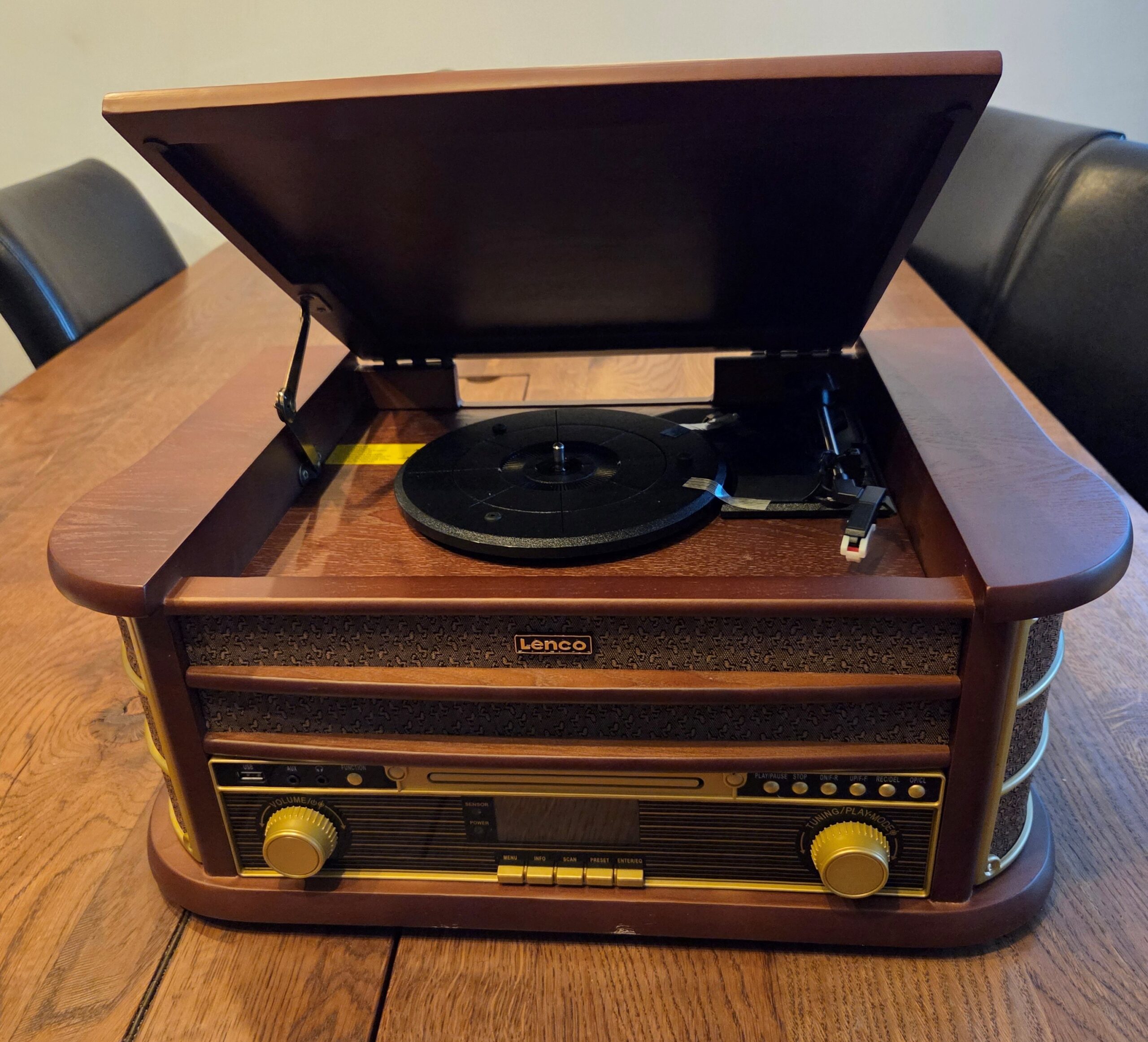 Lenco Classic Phono Retro Platenspeler - Bluetooth - Auto-stop - DAB Radio CD en Cassettespeler - TCD-2571WD - Hout - Afbeelding 5
